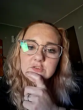 Snapshot of bridald1993 chatting on 11.17.25 bridald1993 online show from 11.17.25