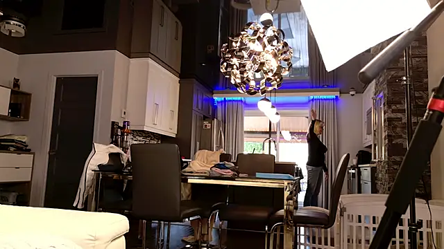 Snapshot of FitCougar chatting on 10.15.25 FitCougar online show from 10.15.25