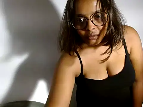 raveena hot online show from 12.21.25