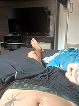 Snapshot of vinitatuado chatting on 11.17.25 vinitatuado online show from 11.17.25