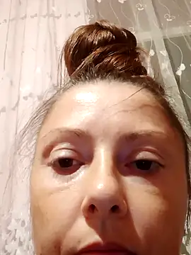 Snapshot of NataaSharm chatting on 11.17.25 NataaSharm online show from 11.17.25