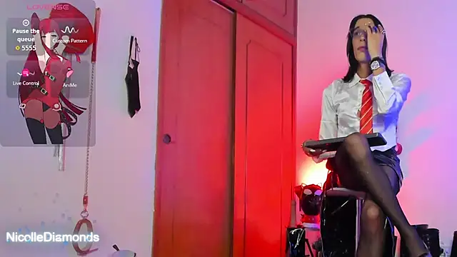 NicolleDiamondss online show from 11.19.25