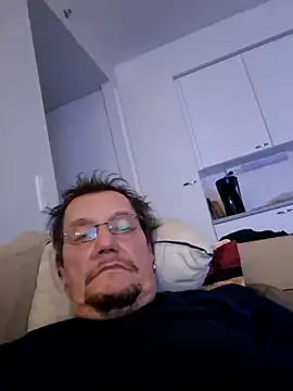 Snapshot of Dantekp chatting on 11.20.25 Dantekp online show from 11.20.25