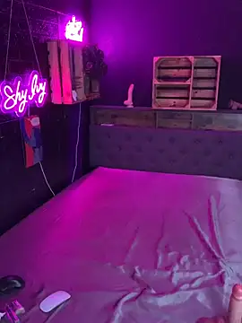 Shy-Ivy online show from 12.04.25