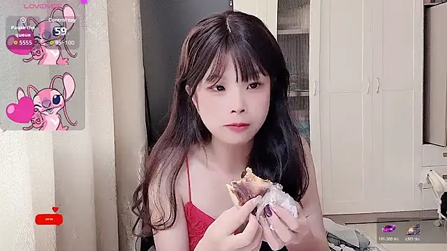 Snapshot of bunny-- chatting on 06.13.26 bunny-- online show from 06.13.26