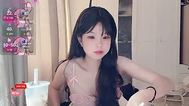 Snapshot of bunny-- chatting on 06.20.26 bunny-- online show from 06.20.26