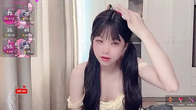 Snapshot of bunny-- chatting on 06.27.26 bunny-- online show from 06.27.26