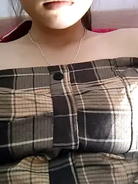 Snapshot of LyasianLa chatting on 11.19.25 LyasianLa online show from 11.19.25