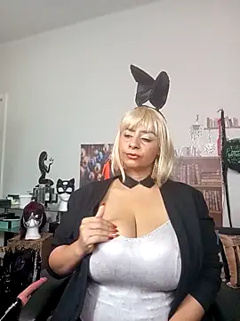 LaReineCleo online show from 04.04.26