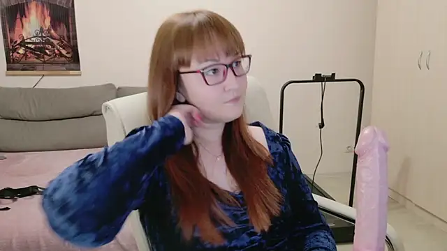 Snapshot of Foxy-lady chatting on 10.28.25 Foxy-lady online show from 10.28.25