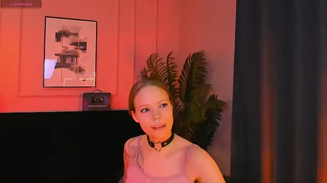 lucy loy online show from 04.15.26