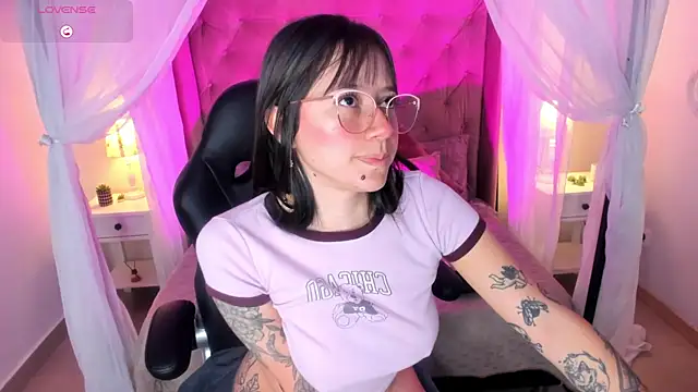 Annie Petters online show from 07.09.26