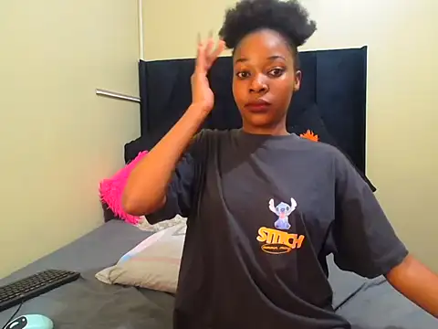 LisaBluexxx1 online show from 04.06.26