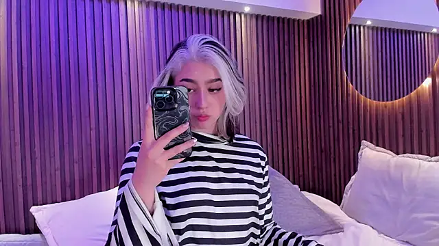 GabyRose9 online show from 04.17.26