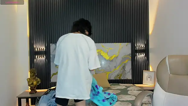 Snapshot of Sylasfrost chatting on 11.20.25 Sylasfrost online show from 11.20.25