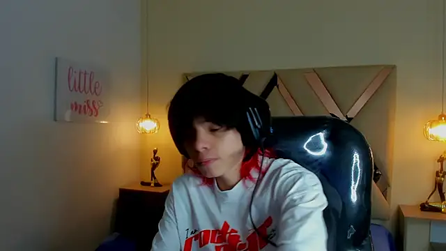 Snapshot of Sylasfrost chatting on 02.23.26 Sylasfrost online show from 02.23.26