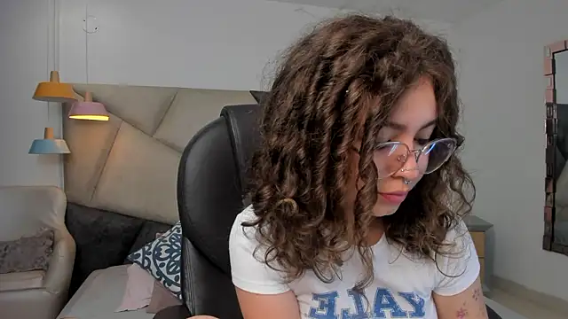 Snapshot of MarieTaylor_ chatting on 02.06.26 MarieTaylor online show from 02.06.26