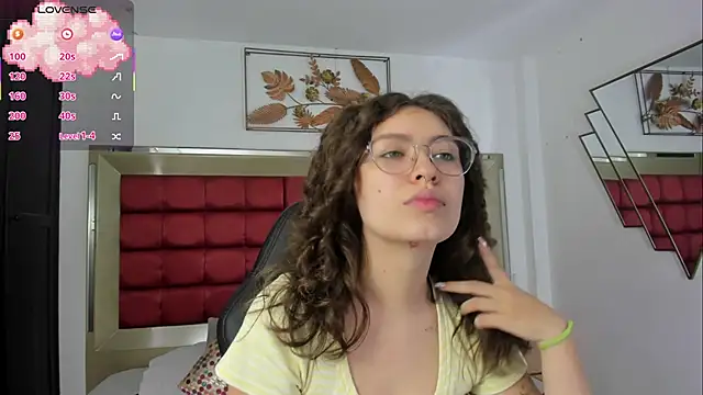 Snapshot of MarieTaylor_ chatting on 02.18.26 MarieTaylor online show from 02.18.26