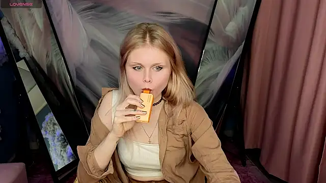 AnoraAmore online show from 11.26.25