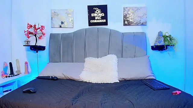 Maddy  Jones online show from 01.10.26