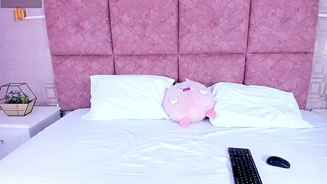 NathalieRoss1 online show from 01.07.26