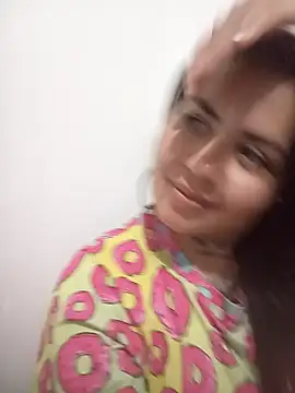 Snapshot of mamacalientica chatting on 11.19.25 mamacalientica online show from 11.19.25