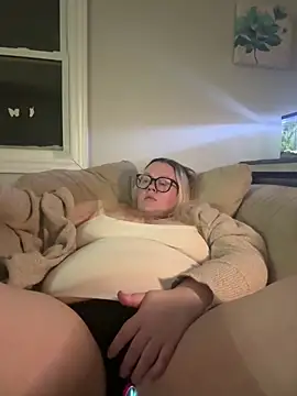 Snapshot of Kennaknox chatting on 02.08.26 Kennaknox online show from 02.08.26