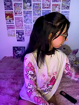 Snapshot of Valen-Foxx1 chatting on 12.18.25 Valen-Foxx1 online show from 12.18.25