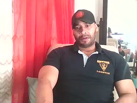 Snapshot of musclehetero chatting on 05.07.26 musclehetero online show from 05.07.26
