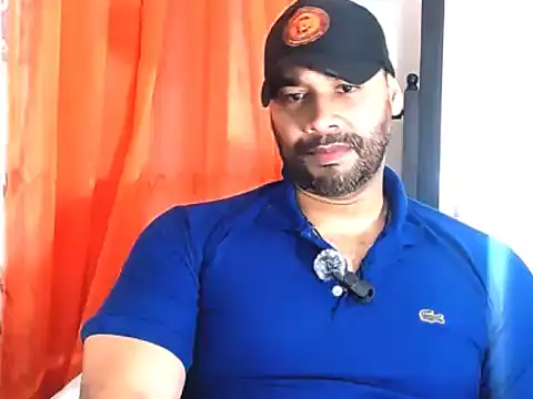Snapshot of musclehetero chatting on 05.15.26 musclehetero online show from 05.15.26