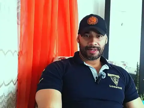 Snapshot of musclehetero chatting on 05.16.26 musclehetero online show from 05.16.26