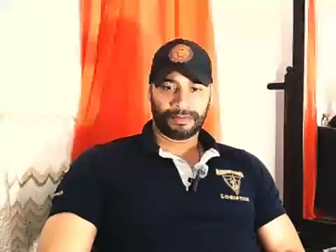 Snapshot of musclehetero chatting on 05.18.26 musclehetero online show from 05.18.26