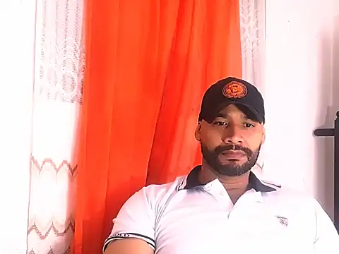 Snapshot of musclehetero chatting on 05.26.26 musclehetero online show from 05.26.26