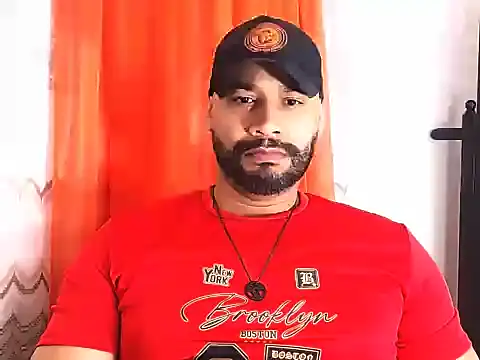 Snapshot of musclehetero chatting on 05.27.26 musclehetero online show from 05.27.26
