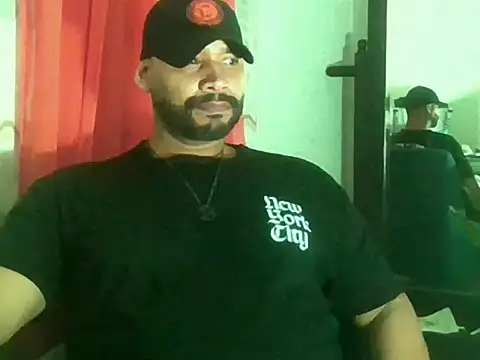 Snapshot of musclehetero chatting on 05.29.26 musclehetero online show from 05.29.26