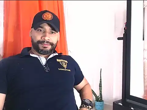 Snapshot of musclehetero chatting on 05.29.26 musclehetero online show from 05.29.26