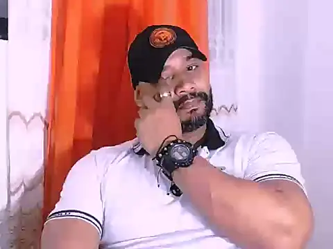 Snapshot of musclehetero chatting on 05.30.26 musclehetero online show from 05.30.26