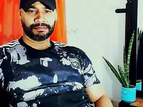 Snapshot of musclehetero chatting on 05.31.26 musclehetero online show from 05.31.26