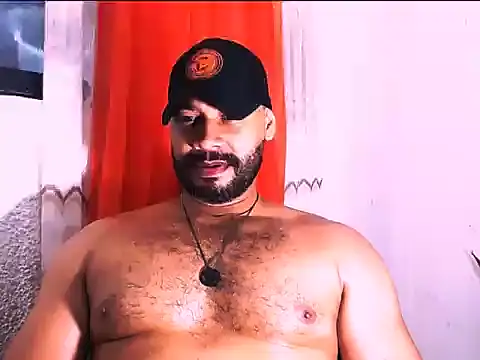 Snapshot of musclehetero chatting on 06.03.26 musclehetero online show from 06.03.26