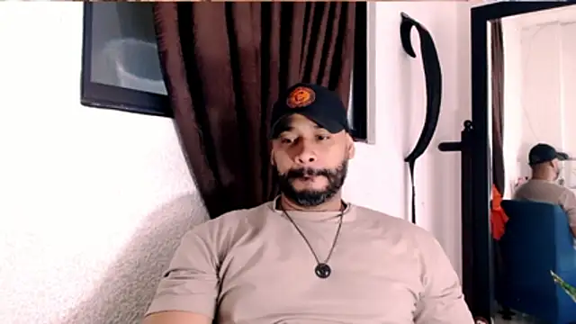 Snapshot of musclehetero chatting on 06.13.26 musclehetero online show from 06.13.26