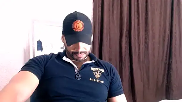 Snapshot of musclehetero chatting on 06.17.26 musclehetero online show from 06.17.26