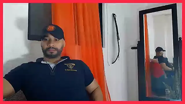 Snapshot of musclehetero chatting on 06.21.26 musclehetero online show from 06.21.26