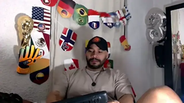Snapshot of musclehetero chatting on 06.24.26 musclehetero online show from 06.24.26