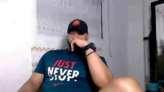 Snapshot of musclehetero chatting on 07.05.26 musclehetero online show from 07.05.26