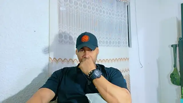 Snapshot of musclehetero chatting on 07.07.26 musclehetero online show from 07.07.26