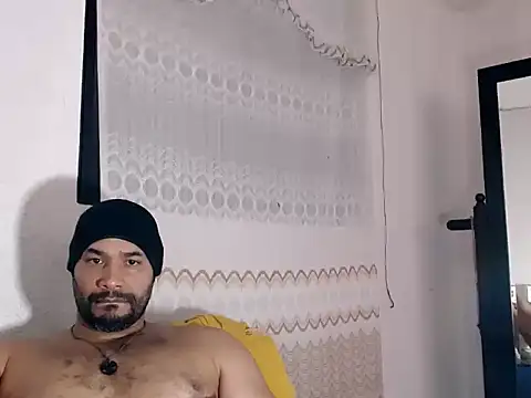 Snapshot of musclehetero chatting on 07.21.26 musclehetero online show from 07.21.26