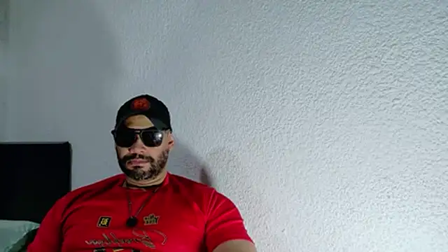 Snapshot of musclehetero chatting on 08.02.26 musclehetero online show from 08.02.26