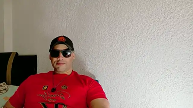 Snapshot of musclehetero chatting on 08.02.26 musclehetero online show from 08.02.26