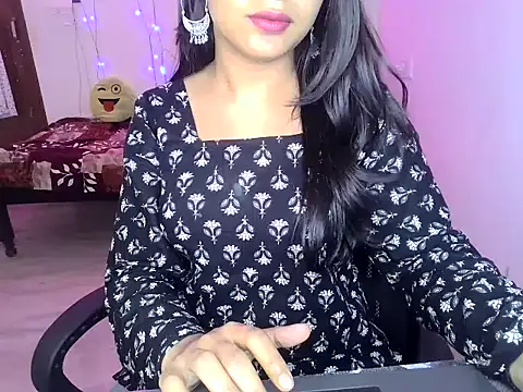 Snapshot of shivani_sharma_2 chatting on 02.13.26 shivani sharma 2 online show from 02.13.26