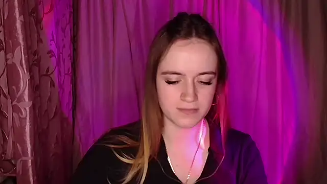 Illa May online show from 12.13.25